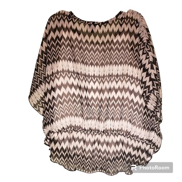 IZ Amy Byer Junior XXL Black & White Patterned Blouse | Dressy Button Top - Picture 2 of 6